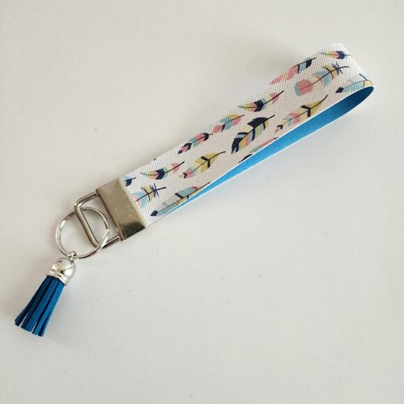 Feathers Faux Leather Wristlet Keychain - Picture 6 of 6
